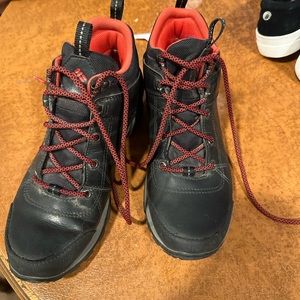 Columbia sportswear hikjng boots